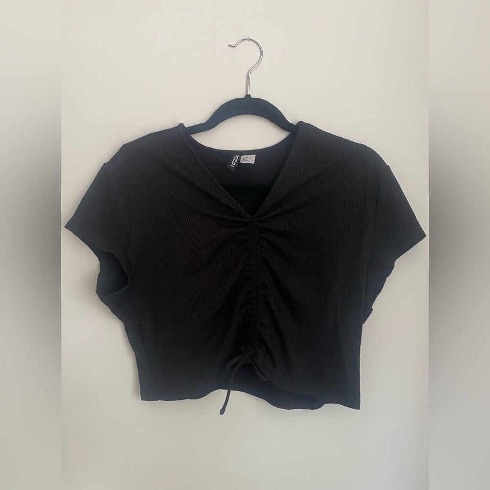 black crop top